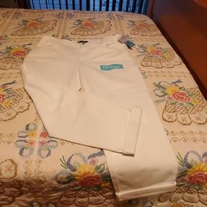 NWT-Lee Relaxed Fit Ladies Boyfriend Denim Jeans